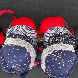 3 pairs Victoria’s Secret bras